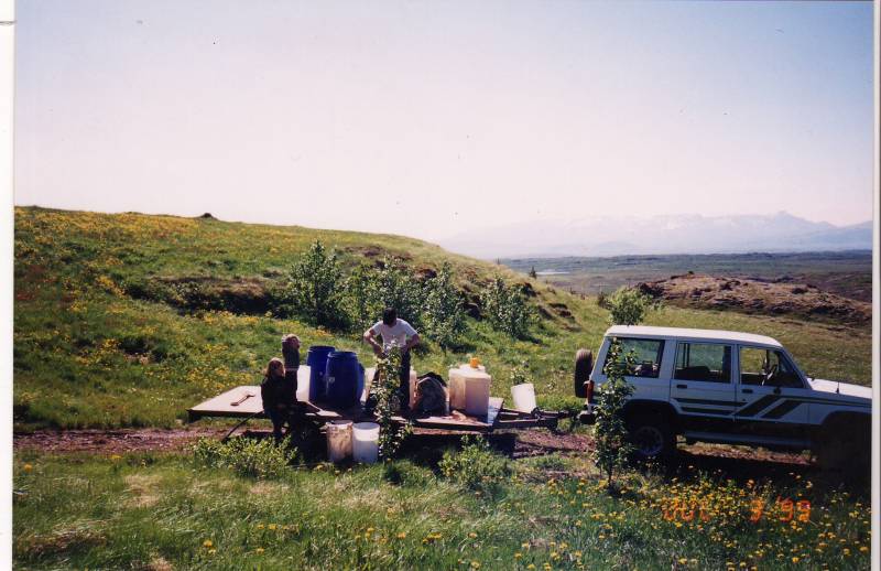 1999_vatnsflutningar.jpg 1999_vatnsflutningar.jpg