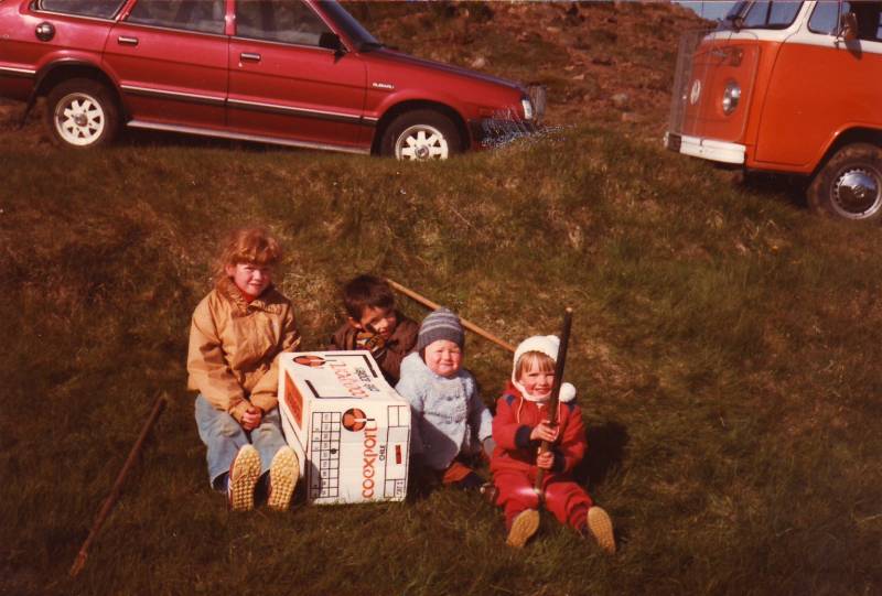 1983_krakkar_og_barnapi_a.jpg 1983_krakkar_og_barnapi_a.jpg