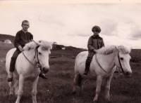 1961_kjartan_og_heidrun_i_reidtur.jpg